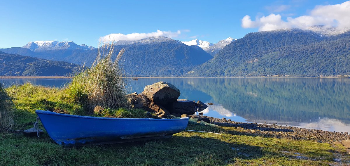 PckVargas's tweet photo. "No hay que confundir nunca el CONOCIMIENTO con la SABIDURÍA. El primero nos sirve para ganarnos la VIDA; la sabiduría nos ayuda a VIVIR" #PuertoVaras #Ralun #ULTIMAHORA Alejandra Valle Contraloría Ministro de Economía Baquedano #BoricEnPicada #sinfiltros_tv #RechazoYPunto 🇨🇱✌🏻 https://t.co/96fYe6G3Xo