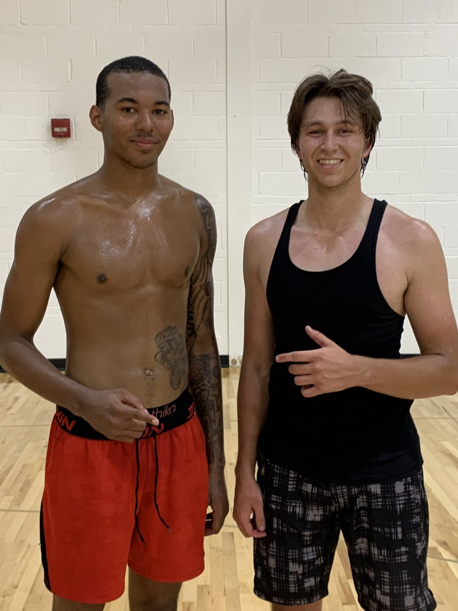FeltrimHoops's tweet photo. Falcon alumni @NickTingley1 & @BonnerAlecio reunited in Illinois as they prepare for their college careers! #FalconAlums https://t.co/G56gb3fQ6P