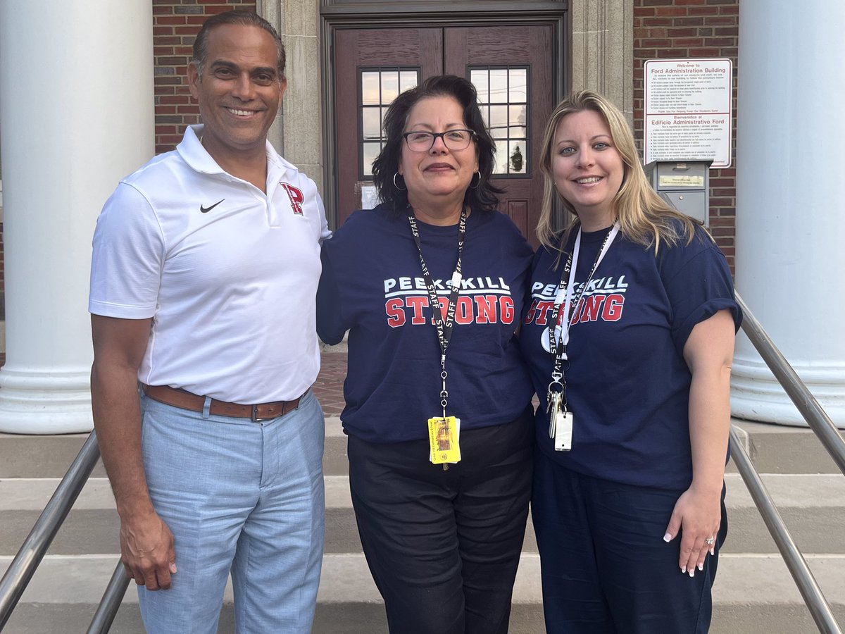 Ellen Hackett tweet media