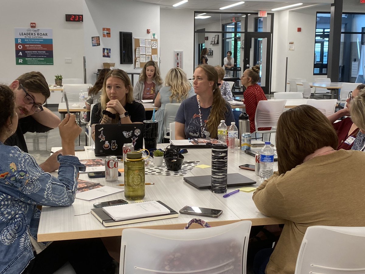 pippinstacey's tweet photo. Such a special day of learning as @WillardIStigers and @WOHETIGERS staff came together for @TheLeaderinMe Core 3 training. https://t.co/3Ztdadd870