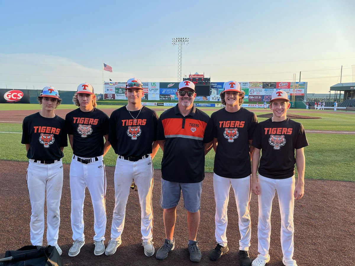 Tigers_Imp_2024's tweet photo. Congratulations to our Tigers on the SLABA South 16U All-Star Team! 

(Left to Right) 
@carterhutsell (Seckman) - OF
@SeanForbes05 (Oakville) - P
@Wyatt_Kemper05 (Ste. Gen) - 1B
Coach Rob! 
@aiden_meyer24 (Ste. Gen) - DH
Aidin Steuber (Lindbergh) - SS

It was a good run, boys! https://t.co/B3imEE8WIz