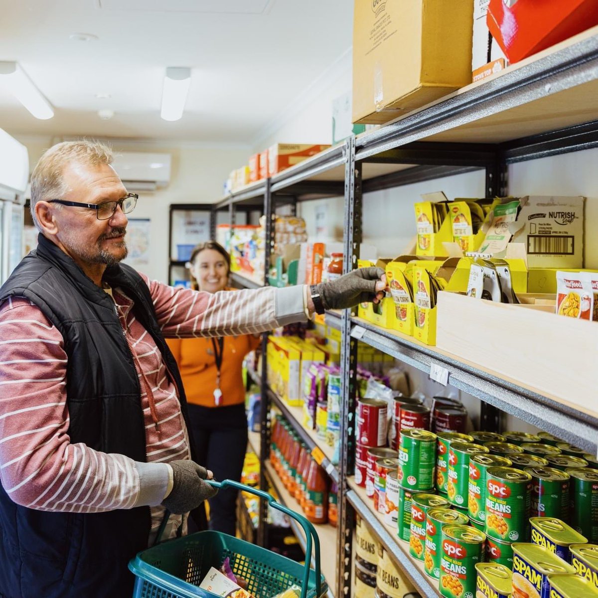 CS1Canberra's tweet photo. Our food pantry is open Mon - Tues 10am - 1pm and Wed- Thurs 1-4pm for those on low income or struggling to get by.
Please call 1800 960 938 to book your appointment or for donation enquiries.
#foodpantrycbr #canberralocals #communitysupport #CommunityOperated #foodrescue #food https://t.co/I8h9ypta0l