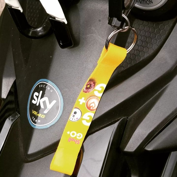 Tasorimatsu's tweet photo. Alhamdulillah dapat merchandise dari Shell Cihampelas menggunakan app Shell GO+.
Mudah & banyak benefit nya. Hatur nuhun.
.
#shell #shellindonesia #shellcihampelas #shellgo #merchandise https://t.co/nY2sLkbgPJ