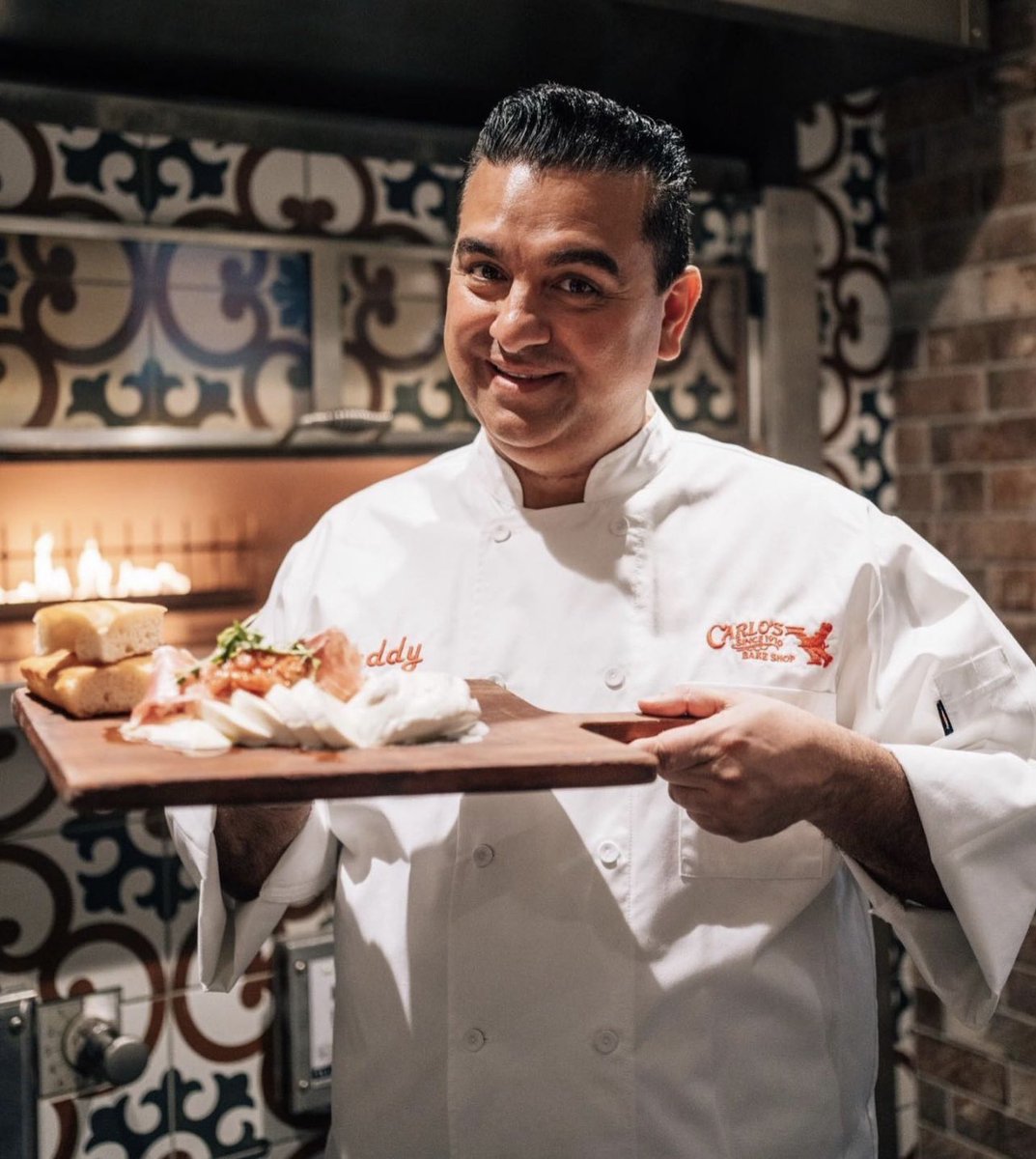 CakeBossBuddy's tweet photo. It's all about the fresh MUTZ! Stop by Boss Cafe @thelinq fresh baked breads, Italian sandwiches, bakery-style pizza, and more! 😋 #freshmutz #mutz #mozzarella #bosscafe #vegas https://t.co/YCVfP5sfXV