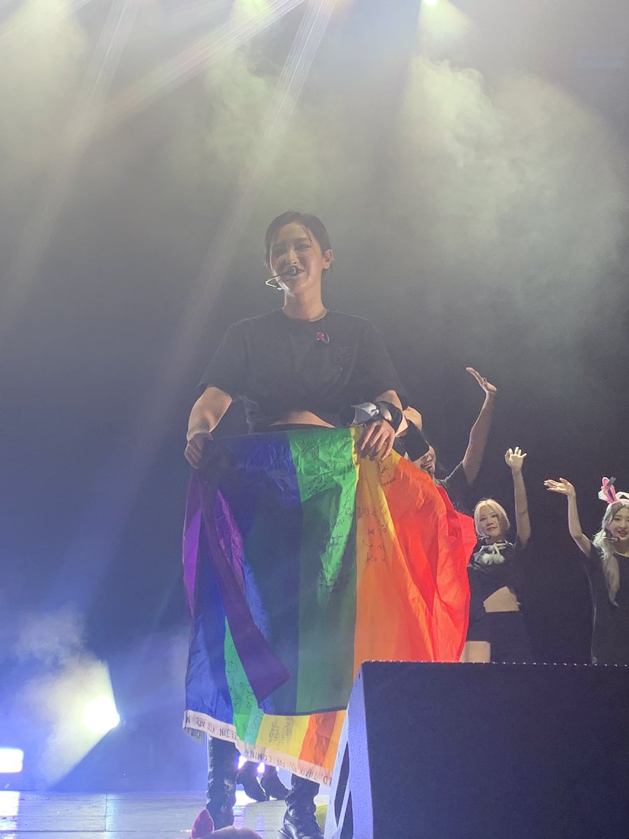 hyewonlqs's tweet image. OH GOD