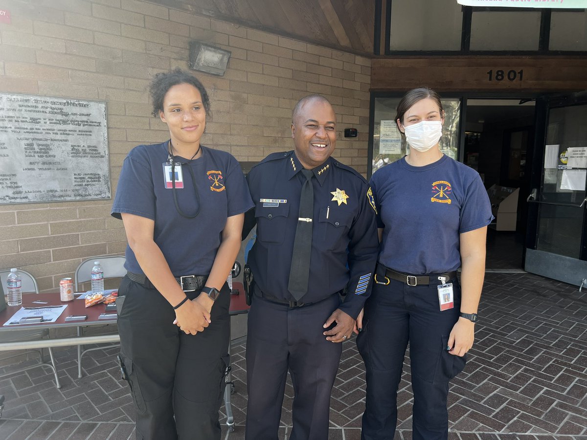 oaklandpoliceca's tweet photo. We’re coming to a party near you. OPD is visiting our community for #NNO #Oakland https://t.co/CLASYpwcpI
