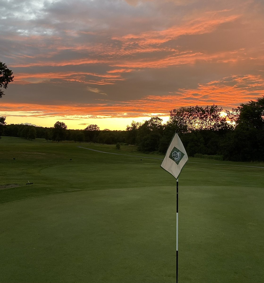 A stunning capture this evening by our own Nate Godbout. 📸⛳️👏 #vt #golf #golfinvt #vermont