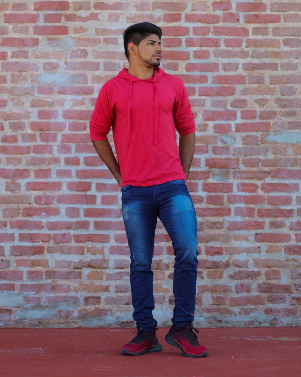 yveredd's tweet photo. Escolhi ser feliz. Não porque tudo é bom, mas porque posso ver o lado bom e positivo de tudo na vida.
#modelo #positividade #brasil #explore #bloqueiro #explorepage
📸@joaofotos https://t.co/R3Pe1EvMDj