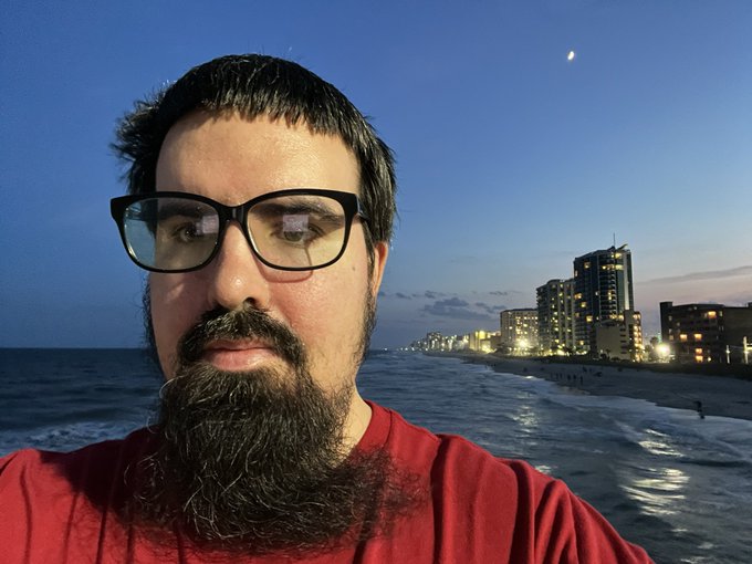 Out on the pier. https://t.co/8hXcjRdKJP<a href="/tag/newprofilepic"class="tags"><span>#newprofilepic</span></a>