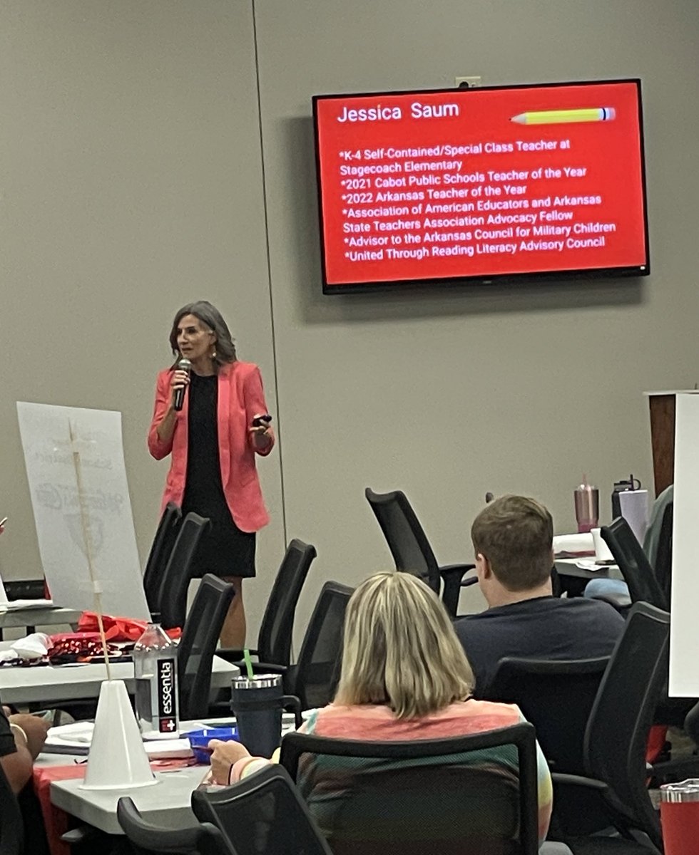 bethhill2829's tweet photo. I am so grateful to the 2022 Arkansas Teacher of the Year, @JessicaSaum! She spent all day presenting sessions to year one teachers in my region. She is a bright light and a fierce advocate for ALL kids. #JoyfulLeaders https://t.co/85lnjOlZuu