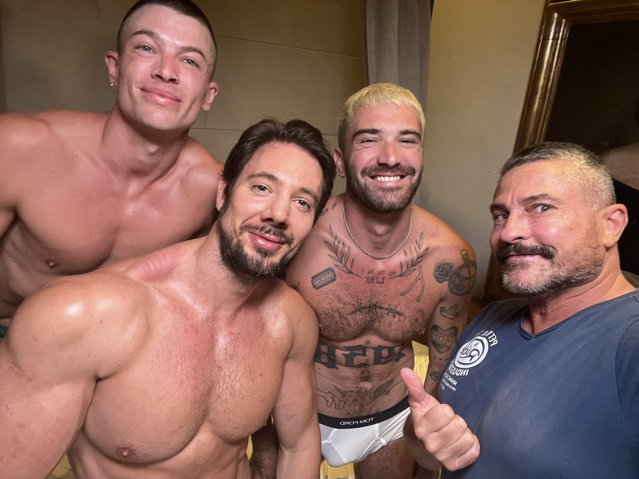 Lionel Lilac 🇪🇸 on X: why so sweaty🥵 i wonder…~~ @RuslanAngelo  @chris_damned @MachoJim t.coa6QGqh2SKI  X