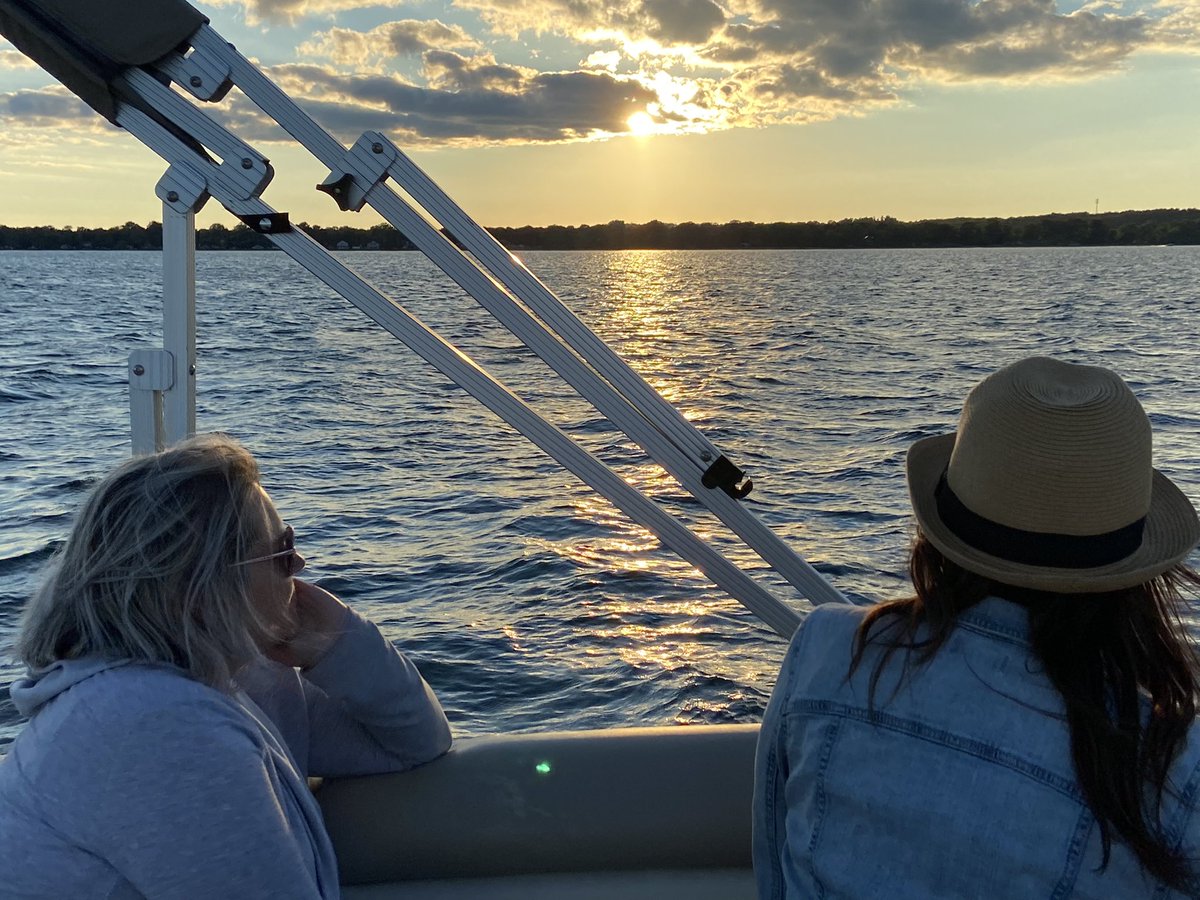 A great evening out for dinner by boat to The Mule in Port Dover with good friends!  Then a sunset cruise on the way back to the cottage…