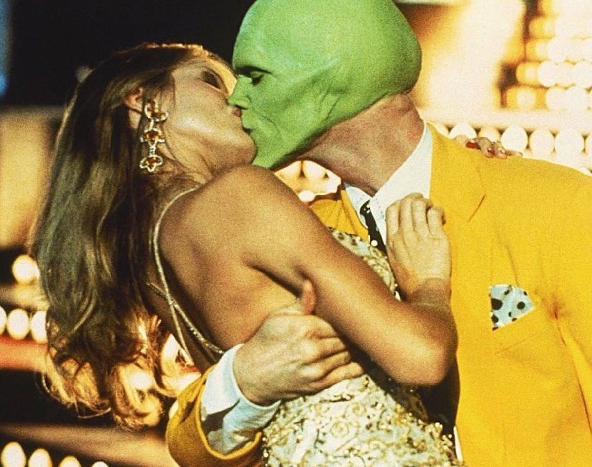 Cameron Diaz and Jim Carrey in the ‘The Mask’, 1994 https://t.co/bcxzubtRDr