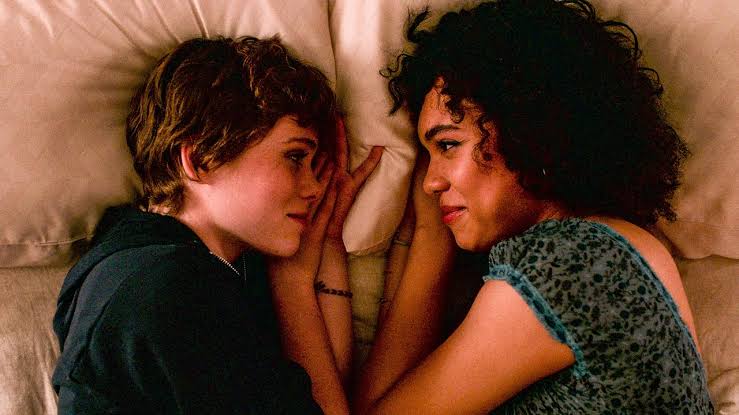 beerckless's tweet image. fica bem claro aqui que a netflix não se importa com números, nem qualidade, roteiro ou atuação quando se trata de produções sáficas, tivemos séries que ofereceram tudo isso e ainda assim foram canceladas:
everything sucks
I am not okay with this
teenage bounty hunters
first kill