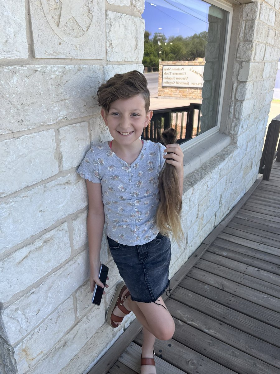 Lindsay Moore tweet media