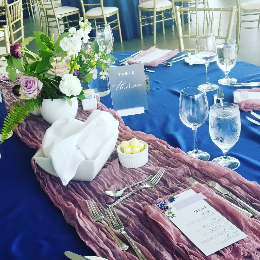 LimestoneTrio's tweet photo. Another beautiful wedding at The Isabel in the books. 💐 🎻What a gorgeous day! 🌞 Congratulations Monica and Connor! 💕🎊

#LiveMusic #LiveStrings #StringTrio #WeddingMusic #Ygk #ygkEvents #YgkWedding #QueensAlumni https://t.co/lE37E2EFS5