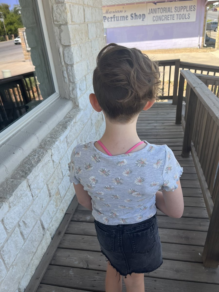 Lindsay Moore tweet media