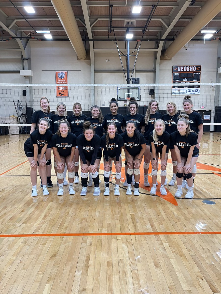WE’RE BACK!!! So happy to be back on the court getting ready for the 2022 season! #SHOtime