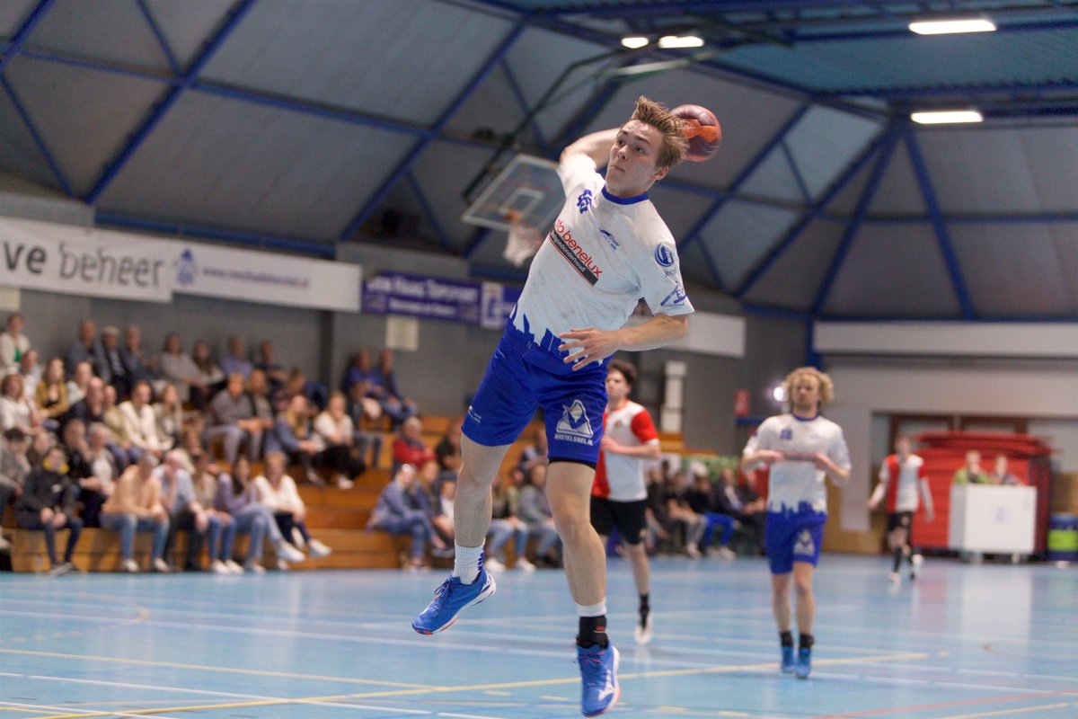 TWAN KLOMPÉ VERHEUGT ZICH OP DUELS MET JONG ORANJE IN ISRAËL 🤾🏽‍♂️🧡
Lees het hele artikel op onze website: 
ow.ly/2fEX50Kahag