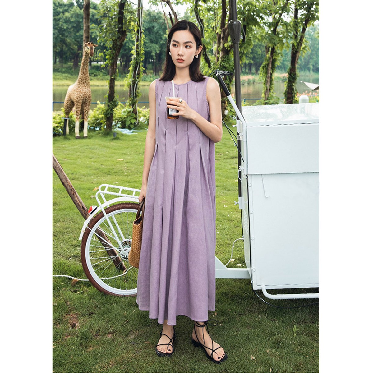ssisilofficial's tweet photo. 🙌スタッフイチオシアイテム🙌

Boxpleats Sleeveless Onepiece
Color：Soft Yellow / Cheese White / Ash Purple

生地がしっかりしているので透ける心配なし😌
1枚でコーディネートが決まるのも嬉しい。スニーカー合わせも👍

▽詳しくはこちら
https://t.co/Tn8cgOzJr6

＃Ssisil ＃シーシル https://t.co/SJ6p3R0JaG
