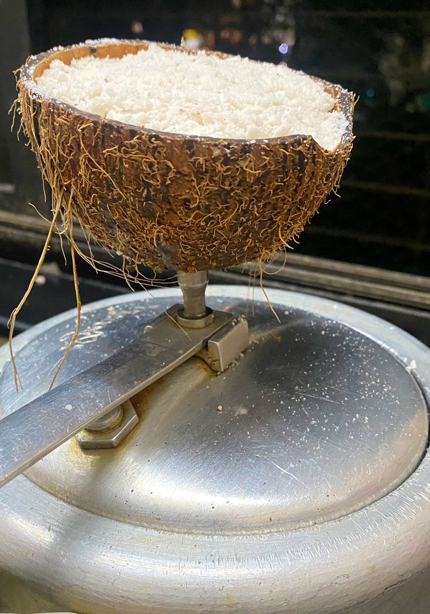 AyeDhanno's tweet photo. Took some time off from e-lafda and cooked up a storm in the kitchen.
Presenting the traditional Chiratta Puttu and Kadala ❤️
#food #Kerala #Kadala #Puttu #Cooking https://t.co/vabRemzyEN