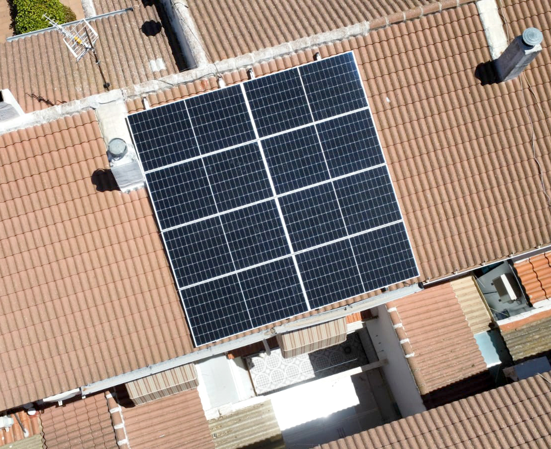 Vector__Energy's tweet photo. 👉Unas cuantas instalación de autoconsumo doméstico con el inversor de red SUNVEC.☀ La instalación está realizada por la empresa MQ.
Más información sobre SUNVEC: https://t.co/rP7wRnRDW0
#inversores #solares #sunvec #autoconsumo #energiasrenovables #fotovoltaica #instalador https://t.co/AQTpP2aPrS