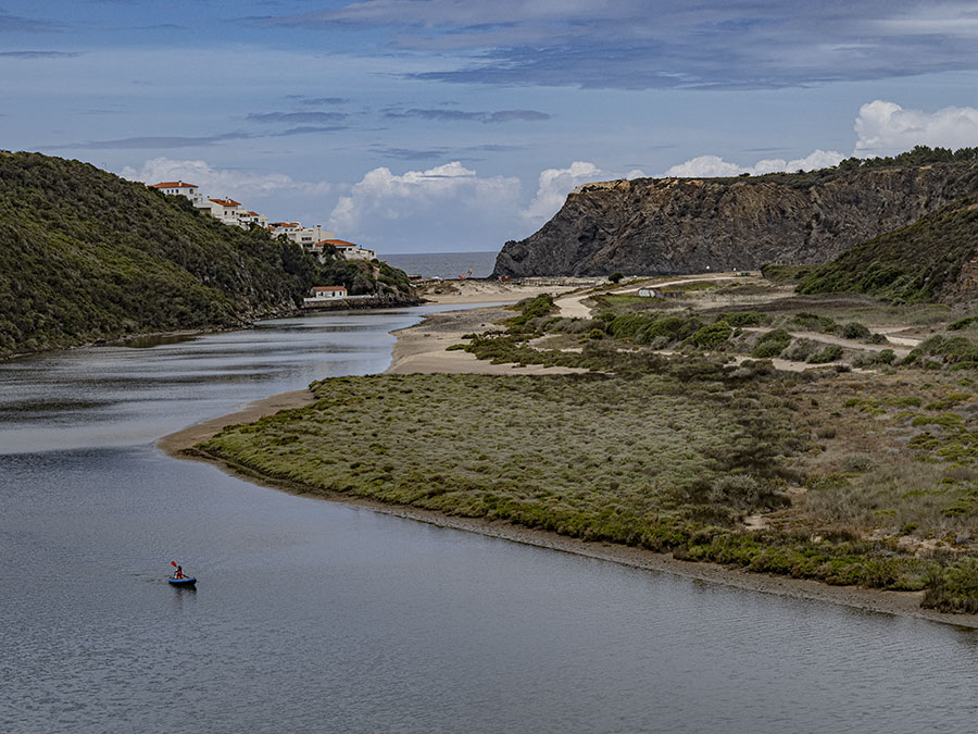 stafmagazine's tweet photo. Comenzamos una aventura por el #Alentejo portugués, atravesando toda la costa vicentina entramos al Alentejo por #Odeceixe, sin dejar pasar la oportunidad de disfrutar de localidades como #VilanovadeMilfontes, #Sines…
Enjoy readin: https://t.co/Q84Kuddw1t
#alentejo #portugal https://t.co/zKSxHUYQZV