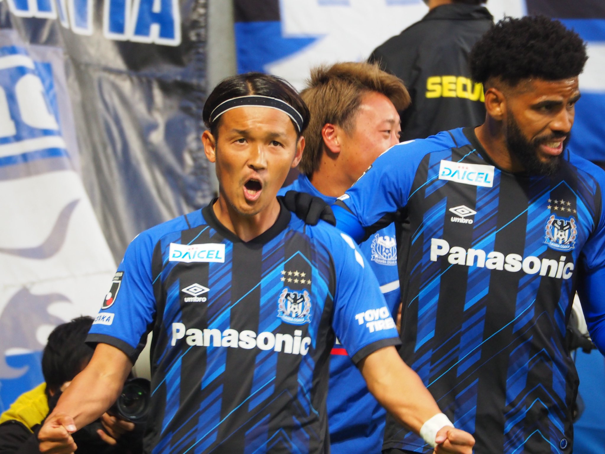 Shochan５６ 22 8 6 Vs福岡 この日 予定どおり試合開催され チャントも解禁してもらえたなら 宇佐美貴史 のために 宇佐美貴史 のチャントを歌って欲しい って気持ちもあるし 宇佐美貴史 が復帰した日まで待ち 復帰した日に歌いたい って気持ち が 自分の