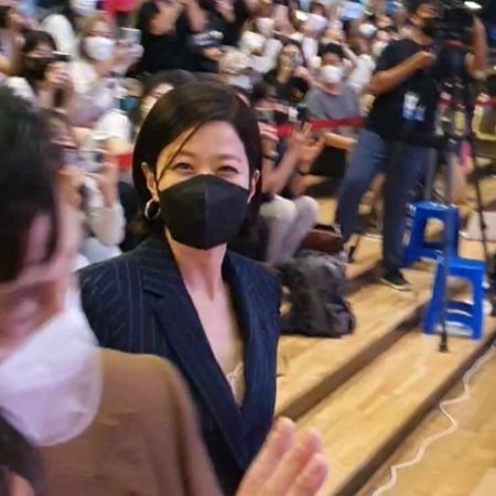 언니 눈에서 꿀 떨어져요