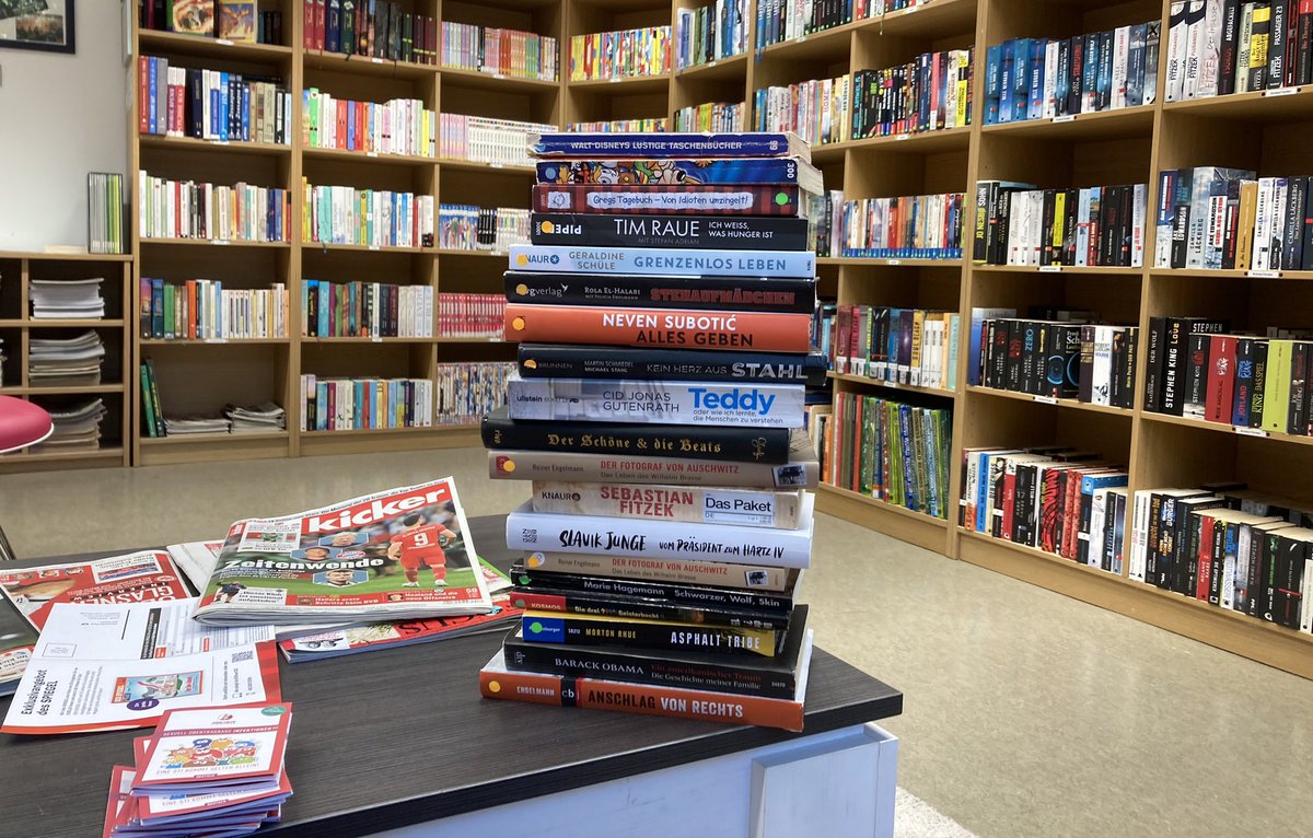 Bücher-Rückgabe in der Jugendarrest-Bibliothek. Immer wieder spannend, was alles so ausgeliehen wird…📚

#books #book #buch #bücher #bibliothek #bibliophile