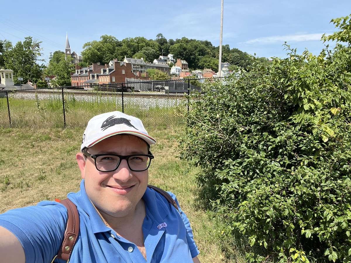 TravelWithJared's tweet photo. @willgots15 @SSFCRABBITOHS This proud #Rabbitohs fan and #ReggieRabbit makes his first ever visit to #HarpersFerry in #WestVirginia! #TravelingWithJared #ReggieRoundTheWorld #RabbitohsRoundTheWorld https://t.co/9Vn7H3sJhK