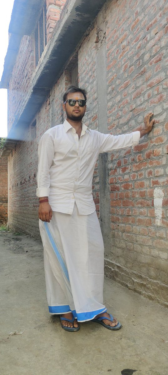 SIPPUPANDIT2's tweet photo. आयुः कर्म च वित्तं च विद्या निधनमेव च।
पंचैतान्यपि सृज्यन्ते गर्भस्थस्यैव देहिनः॥
॥#सुप्रभात ॥
#ANNA_STYLE https://t.co/8Q0guiEgZu