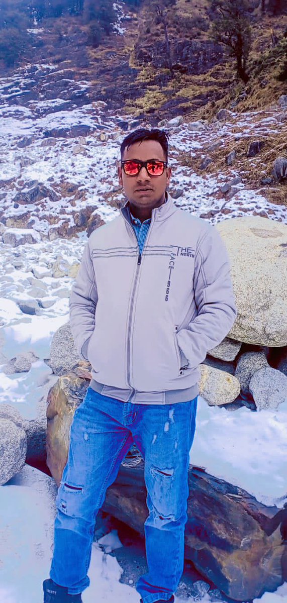 BoxerJony's tweet photo. अंदाज अपना अपना https://t.co/qoZ8AOCf3X