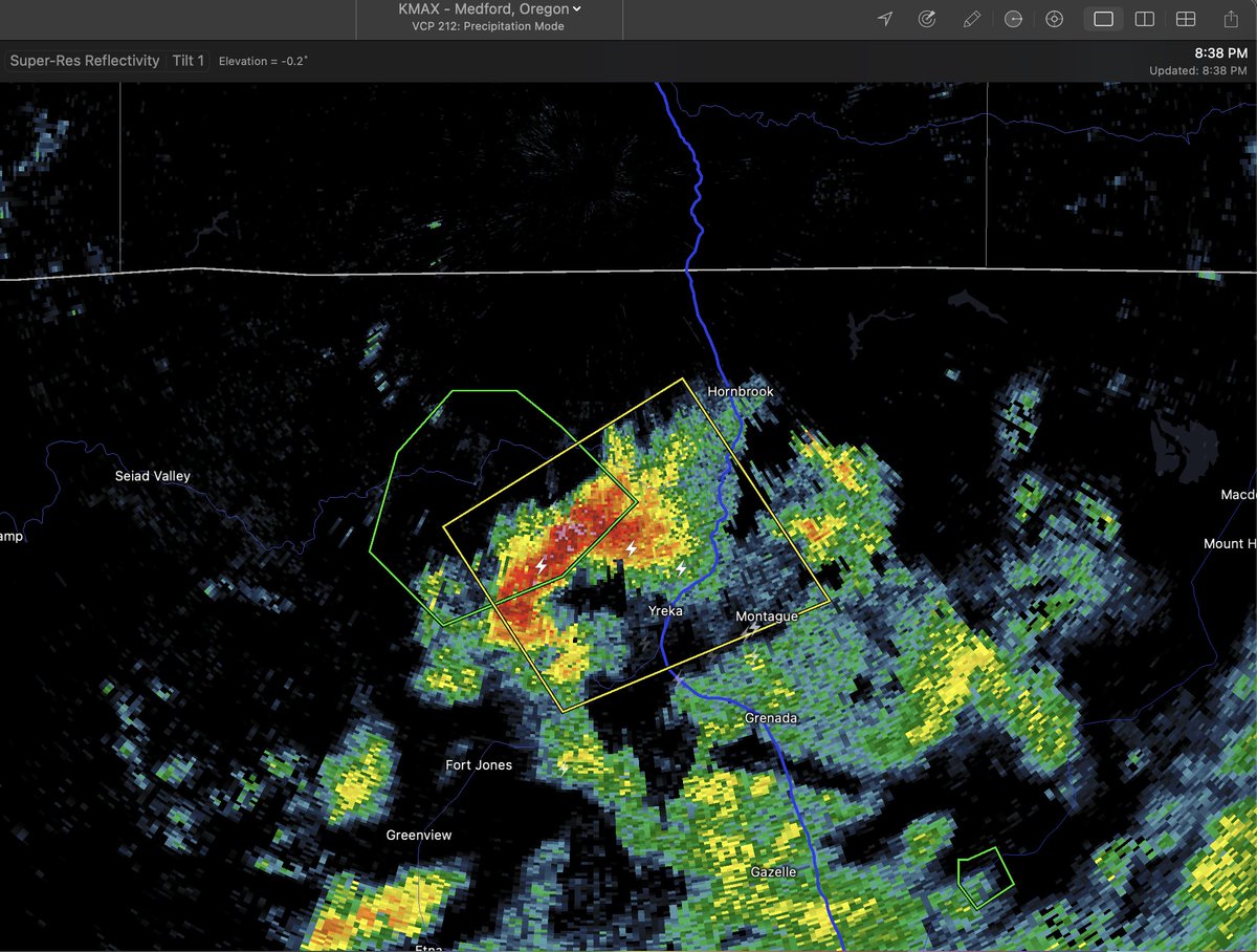 Weather_West's tweet photo. Severe Thunderstorm &amp; Flash Flood Warnings currently in effect for SE portion of #McKinneyFire--meaning that strong winds, hail, flash flooding, &amp; debris flows are all possible on one flank of fire while erratic wind-driven spread continues elsewhere. Yikes. #CAWx #CAfire https://t.co/8VG441w1Ye