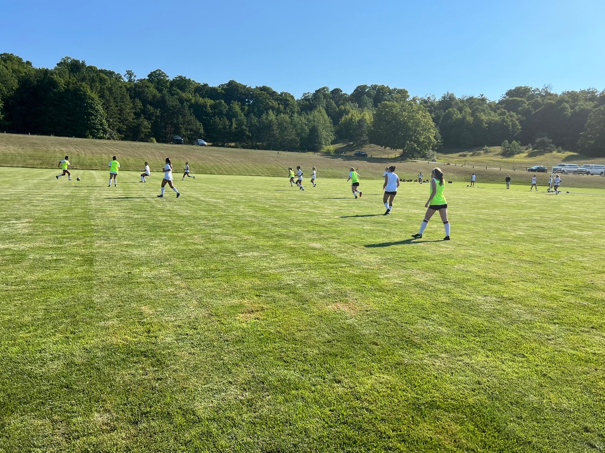 CMU_W_Soccer's tweet photo. It was a great first day. Session 1 took place on our home field before we headed north. Had a great 2nd training session. Got settled into our cabins for the next few nights. Stay tuned for more pictures and updates. 
#FireUpChips🔥🆙 https://t.co/AegpFeZ2uf