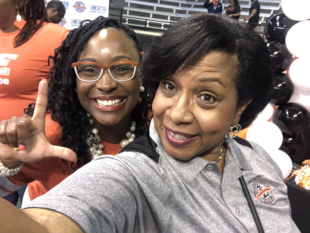 PbellLeader's tweet photo. Today’s New Teacher Induction was better than terrific! #Letsgrowteam. @akperera @drcasscarr @ksimpsonPRpro @LISD_Careers @DrMarcusJackson @REHdz79 @Hawthornewendy1 https://t.co/MtKlRfdCdt