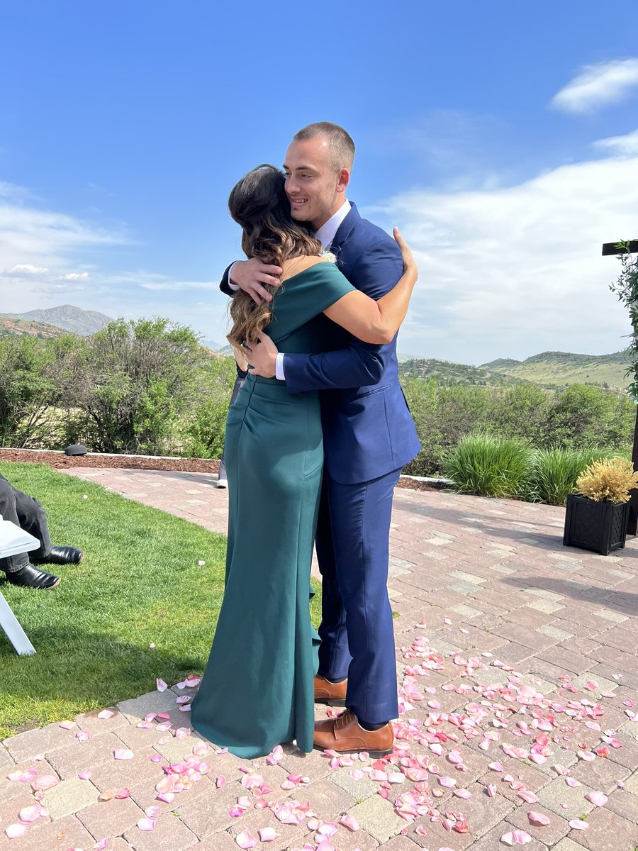 mamajenn06's tweet photo. Signing off for a few days!!! While this man does his thing…#straightoutofcoloroado https://t.co/2ndSf6EFLO
