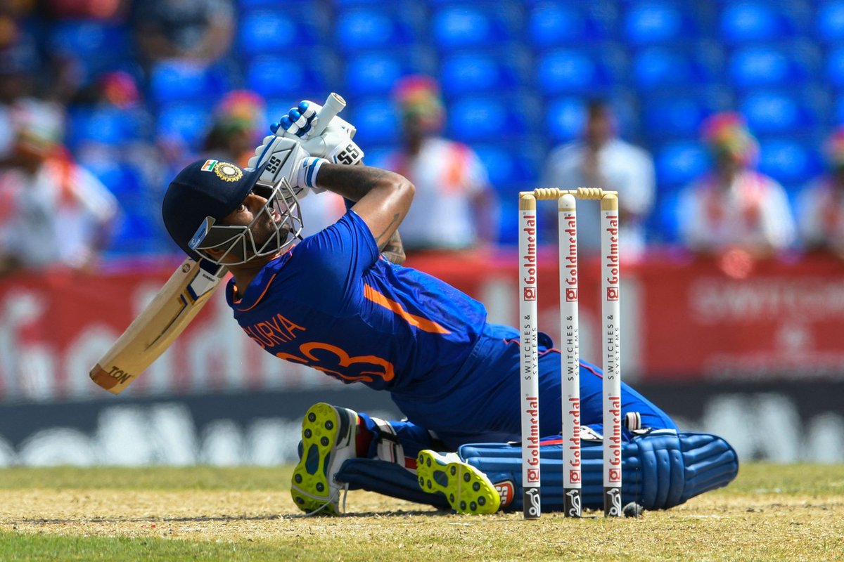 cricinfo's tweet photo. One for the T20 batting manual 📷 https://t.co/QChGj9TCeI