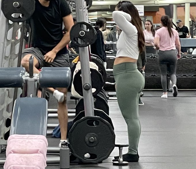 😳Omg, I asked my gym crush for some help with the machine, I was sooo nervous and embarrassed 🙈😬!! He<a href="/tag/glutes"class="tags"><span>#glutes</span></a><a href="/tag/ootd"class="tags"><span>#ootd</span></a><a href="/tag/peach"class="tags"><span>#peach</span></a><a href="/tag/fitgirls"class="tags"><span>#fitgirls</span></a><a href="/tag/gymshark"class="tags"><span>#gymshark</span></a><a href="/tag/gymsharkwomen"class="tags"><span>#gymsharkwomen</span></a>