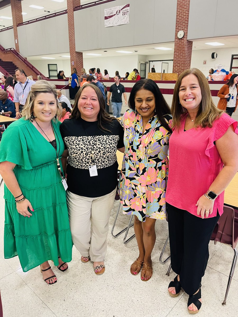 We were excited to welcome our two new Silverlake teachers this morning on their first day of Pearland ISD New Teacher Orientation! Welcome to the team, Mrs. Barr &amp; Mrs. Moore! 🍎⭐️💙 #SilverlakeSTARS #WeArePearlandISD