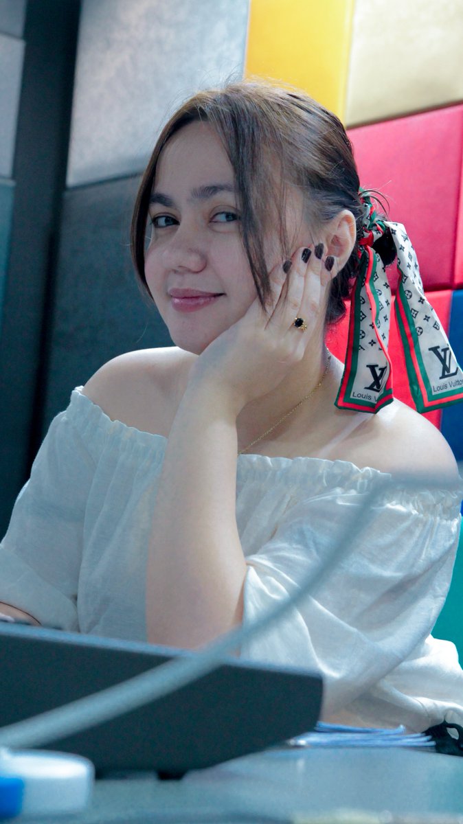 energyfm1067's tweet photo. Yung gandang 'to ang bubuo ng August mo. 😘 #EnergyFM1067 https://t.co/2T9rlpCkhe