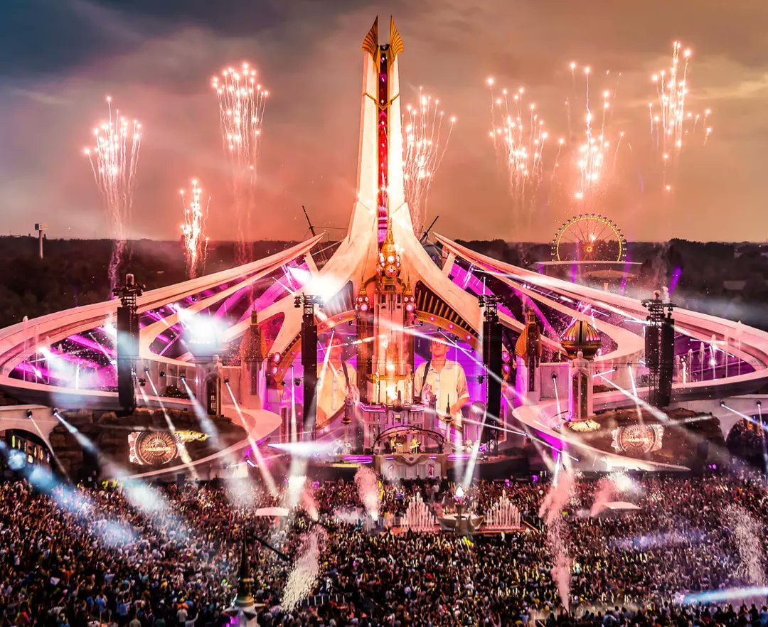 FerDutch22's tweet photo. @tomorrowland @tomorrowworld See you tomorrow 2023!🦋🌌🌠✨🌱 https://t.co/Y77Jpkf3n8