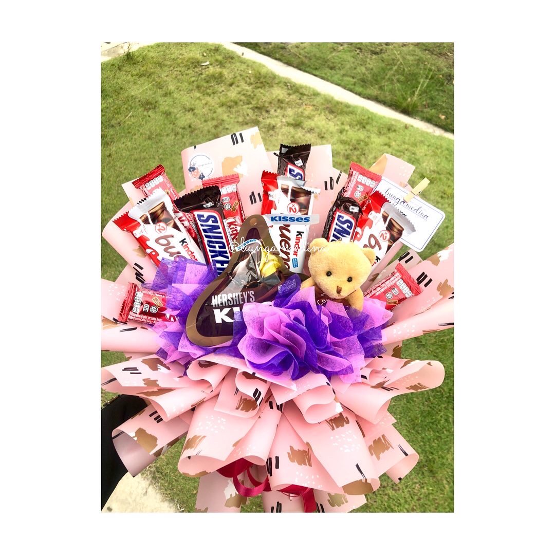 medina_bunga's tweet photo. Kalau girlfriend tgh merajuk, dapat bouquet ni dia cair x? 😉 cepatttt jawab sini hehehe

#surprisedelivery #surprisedeliveryselangor https://t.co/BfcEAmvb7s