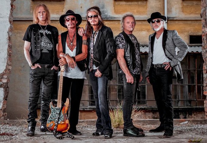 crockpics's tweet photo. Aerosmith https://t.co/NacFsoKYhJ