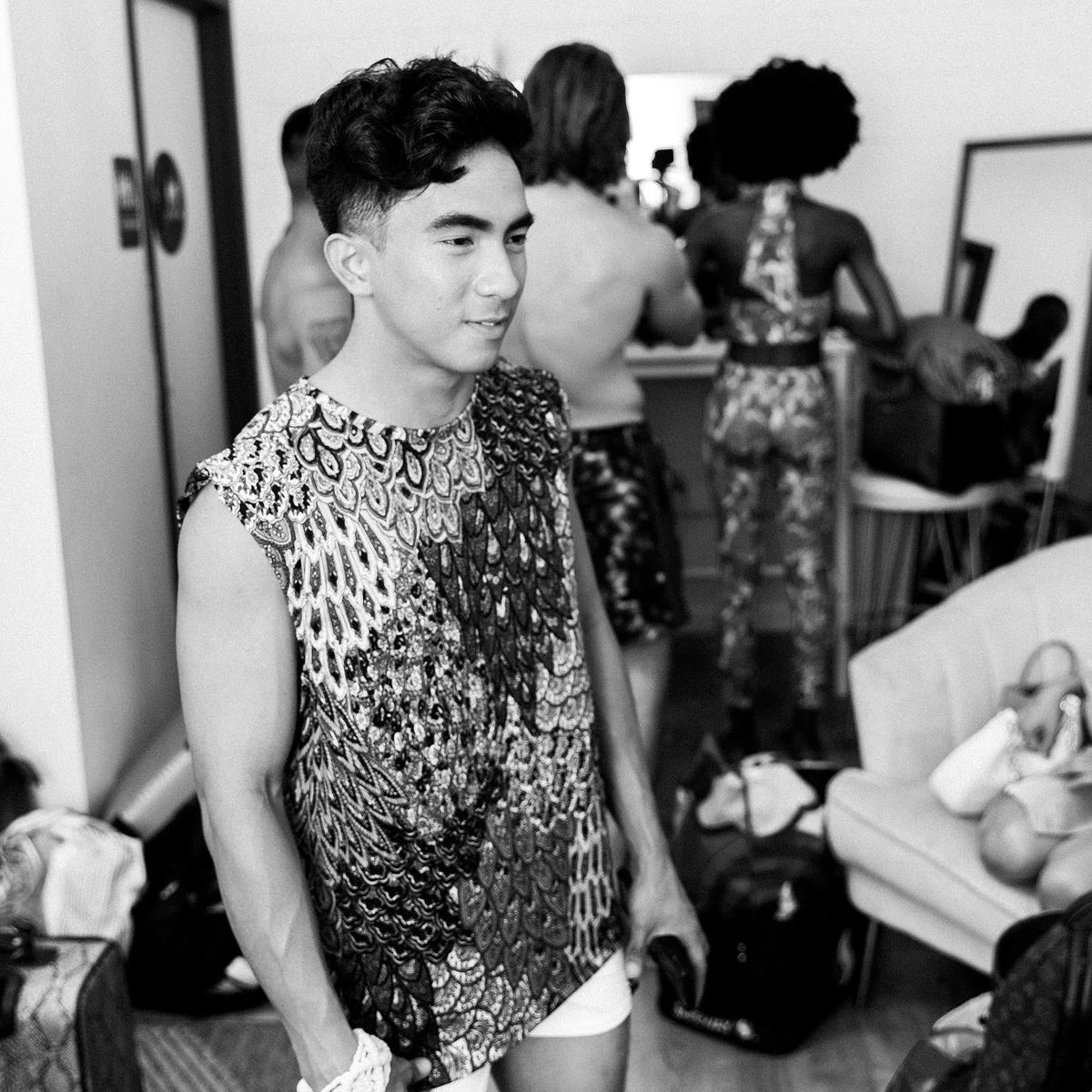 AwitJo's tweet photo. Last minute adjustment before the show! 📸Annalisaj #model #runway #fashion #sandiego #sdswimweek https://t.co/vrGRqGgDnS