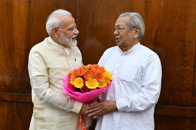 suryanandannet's tweet photo. ଓଡ଼ିଶାର ଜନାଦୃତ ଜନନେତା ,ପାଇକ ସାମରିକ ମହାସସ୍କୃତିର ମ଼ହାନାୟକ, ଉତ୍କଳଜନନୀଙ୍କ ବହୁମୁଖି ପ୍ରତିଭାଦୀପ୍ତ ସୁଯୋଗ୍ୟ ସନ୍ତାନ-ସମ୍ପ୍ରତି  ଆନ୍ଧ୍ରପ୍ରଦେଶର ରାଜ୍ୟପାଳ ବରେଣ୍ୟ ବିଶ୍ବଭୂଷଣ ହରିଚନ୍ଦନଙ୍କ ୮୯ ତମ ଜନ୍ମଦିନ ଅବସରରେ ଶୁଭାଭିନନ୍ଦନ ସହ ଶୁଭକାମନା. 

#BiswaBhusanHariChandan #OdiaIcons #03Aug @BiswabhusanHC https://t.co/rr6hneGdyv