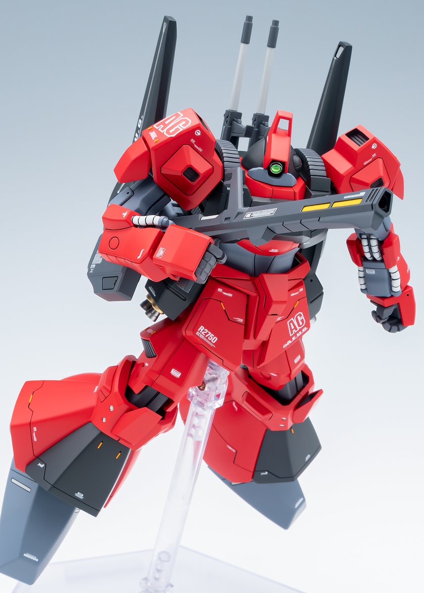ms_otokawa's tweet photo. ガンプラがほとんどだけどガンプラの他にも作りたいプラモありすぎ問題なのに去年は確か6体くらいしか作れなかっためちゃ遅モデラーですよろしくお願いします🙈 https://t.co/92CVewvMxJ