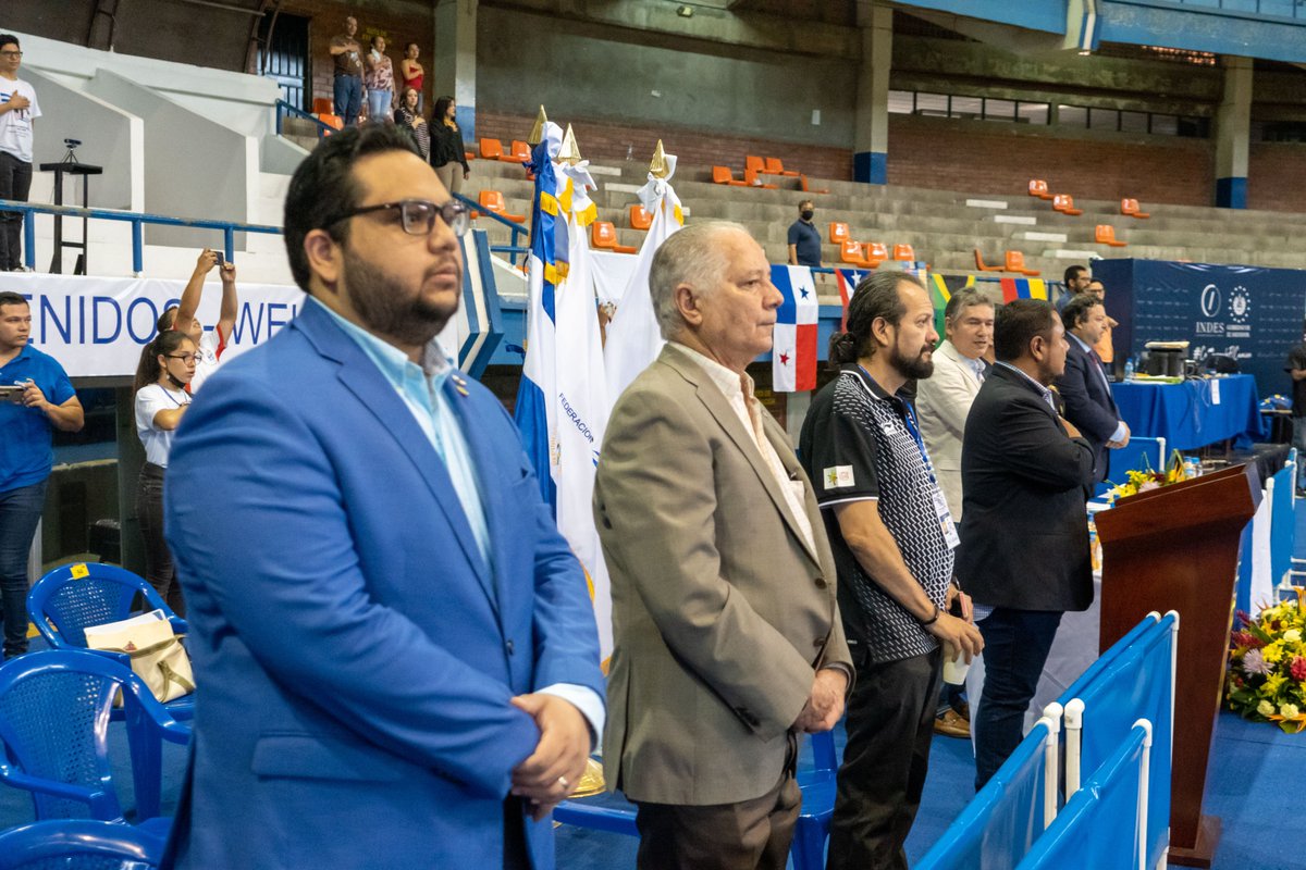 embpanamaeslv's tweet image. S.E. @DavidEPalaciosP en conjunto con el Enc. de Asuntos Consulares @ivan_karica asistieron a la ceremonia de inauguración del Campeonato Centroamericano y del Caribe Mayor de Esgrima San Salvador 2022 dando acompañamiento a los atletas panameños. 

@CancilleriaPma @Pandeportes