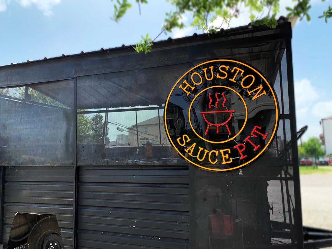 CustomNeon's tweet photo. #Houston, TX - We don't have a problem with these amazing #CustomNeon® signs we've created for #businesses in this city! Like this #LEDneonsign for @houstonsaucepit 🙌

Check out other logos and designs we've transformed into #ledneonlights in Houston! ⬇️

https://t.co/4nXSm6kpRm https://t.co/pWRRWlQiAT