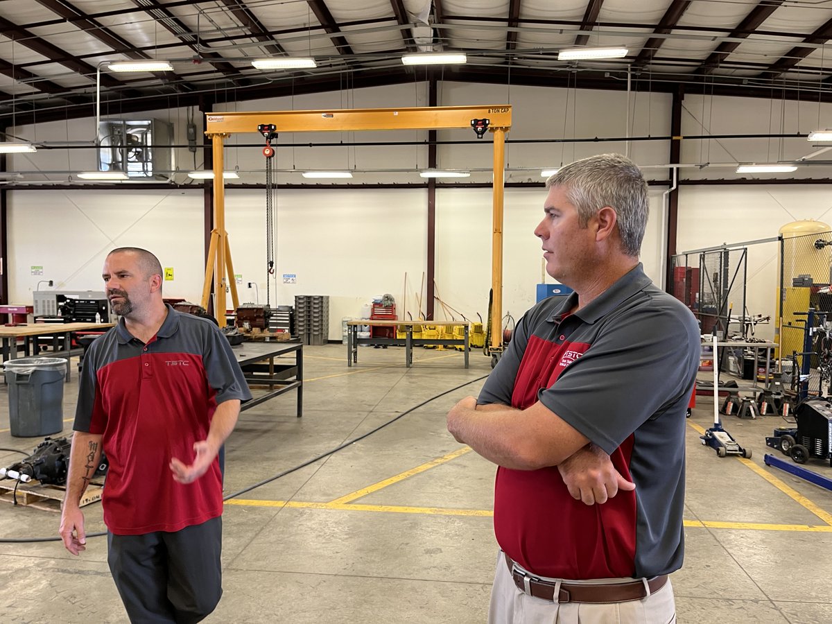 Great careers are in store for the students learning highly-sought-after skills training @TSTCstrong in Red Oak! It was good to learn more about their offerings and discuss ways @WaxahachieISD and might strengthen our work together. @WISD_CTE #careerready